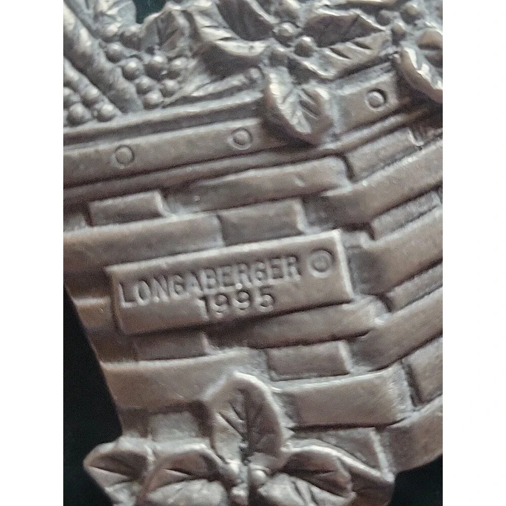 VTG 1986 - 1995 LONGABERGER CHRISTMAS CANDY CANE BASKET PEWTER TIE-ON ORNAMENT